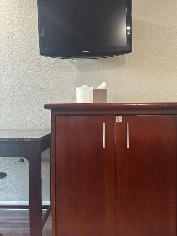Royal Motel Tracy Zewnętrze zdjęcie
